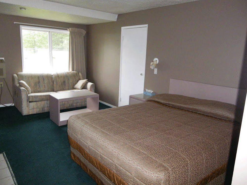 גולדן Selkirk Inn מראה חיצוני תמונה