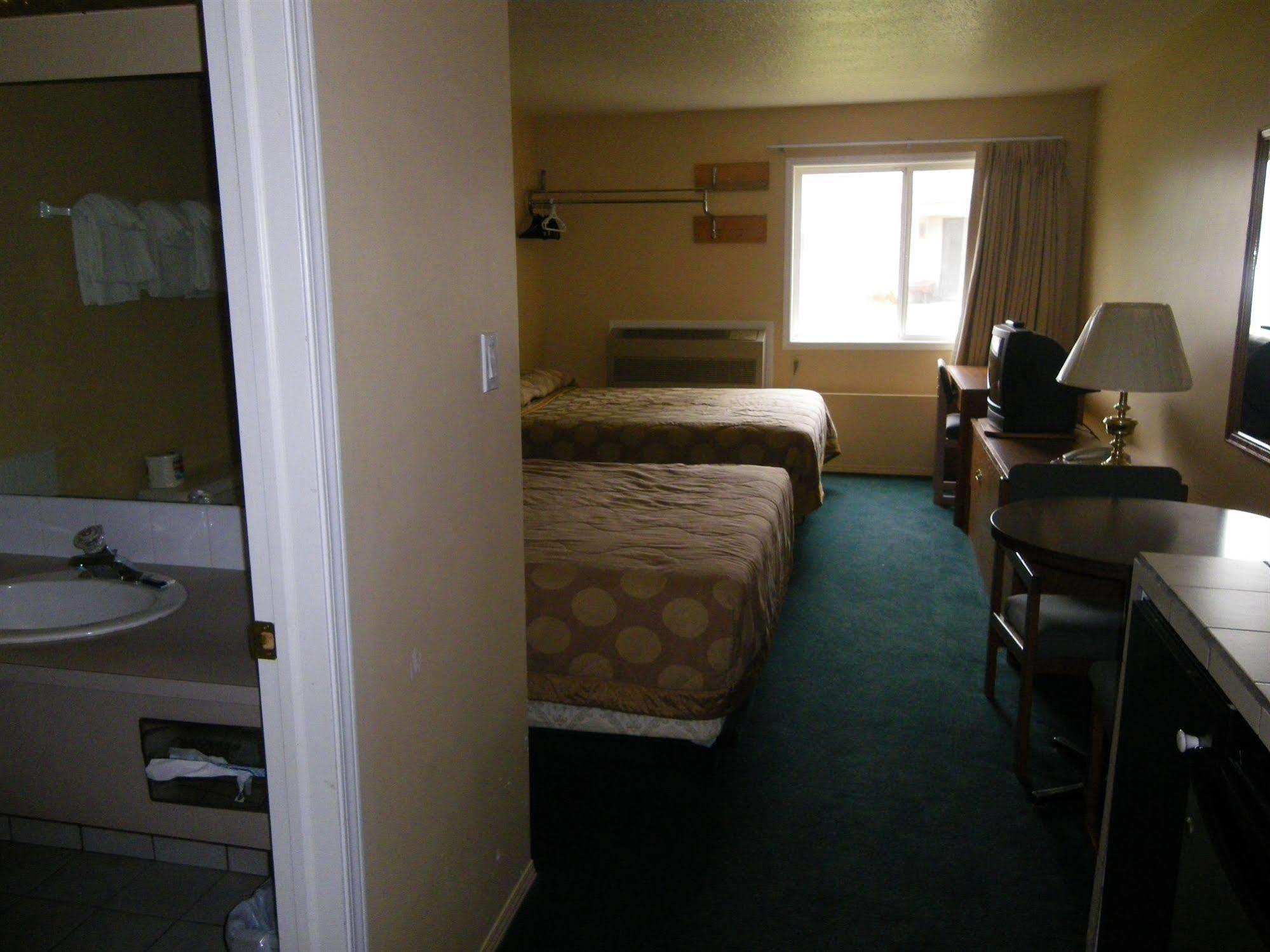 גולדן Selkirk Inn מראה חיצוני תמונה